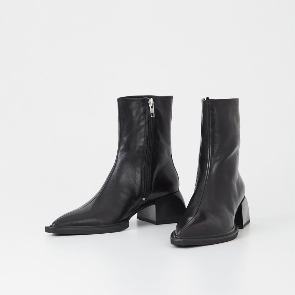 Vagabond black leather ankle boots